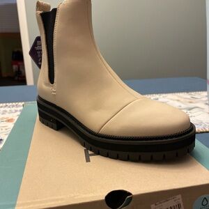 Tom’s Dakota water resistant Beige